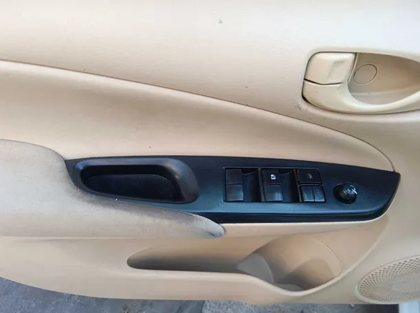 Car image 29