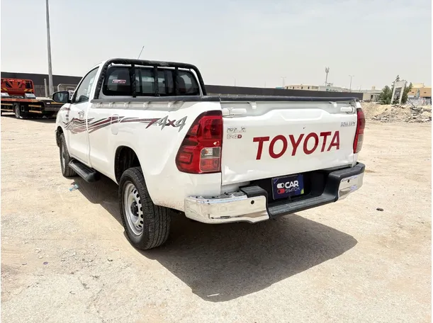 Car image 7