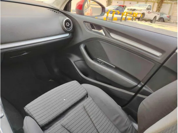 Car image 36
