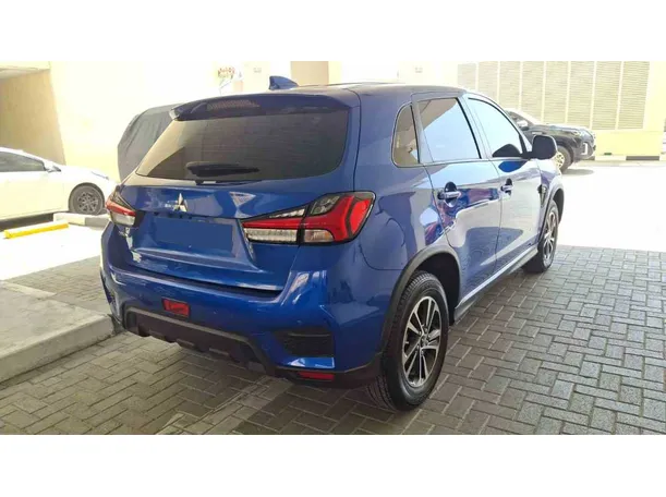 Car image 8