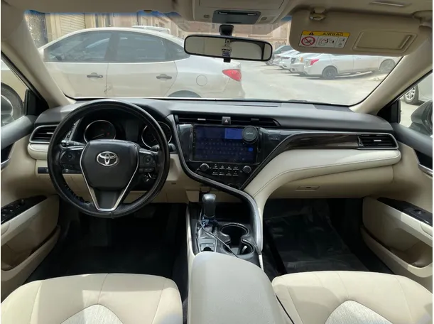 Car image 17