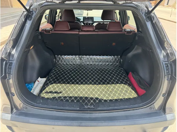 Car image 18