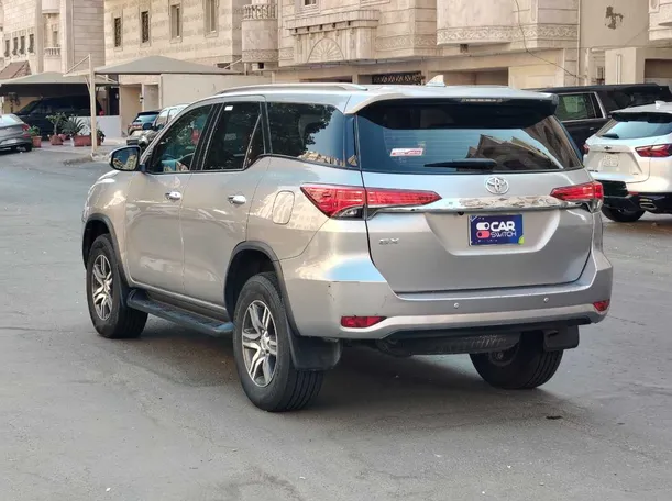 Car image 7