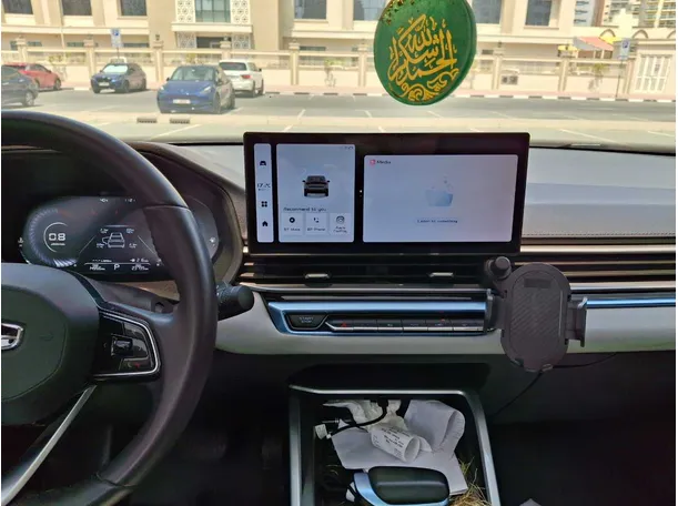 Car image 15