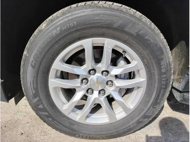 Car image 10