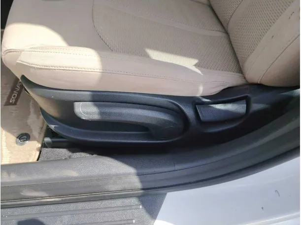 Car image 44