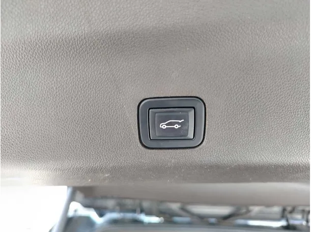 Car image 33