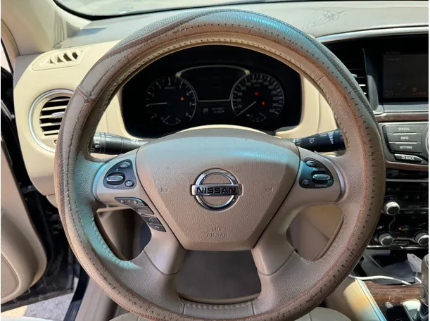 Car image 19