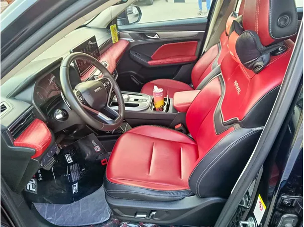 Car image 15