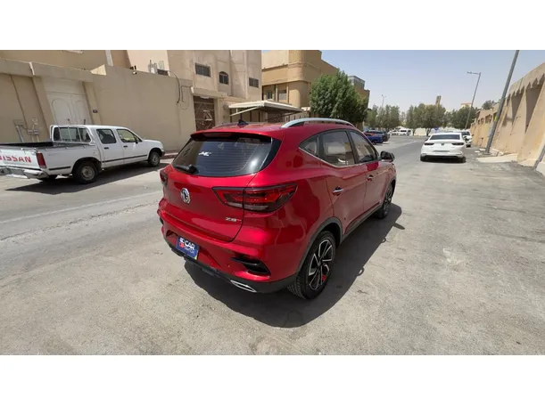 Car image 5