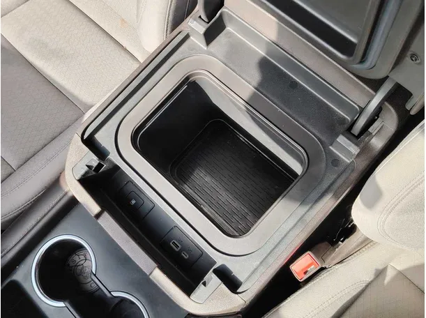 Car image 27