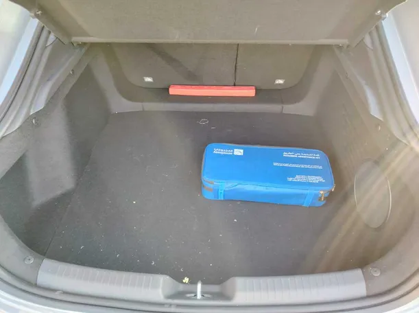 Car image 32