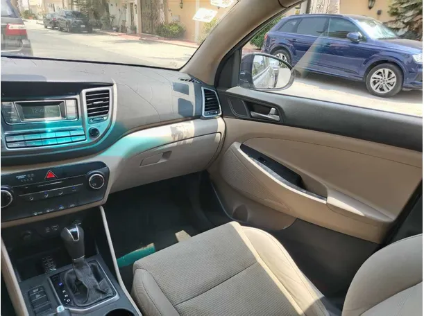 Car image 34