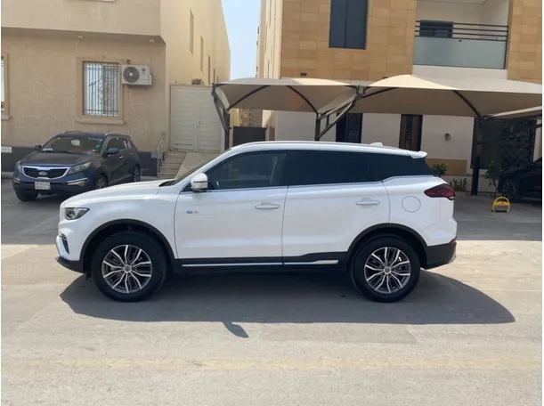 Car image 8