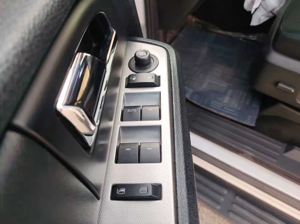 Car image 31