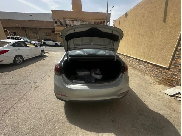 Car image 23