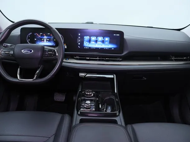 Car image 14