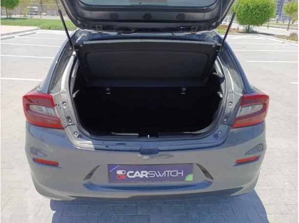 Car image 19