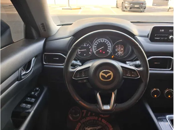Car image 19