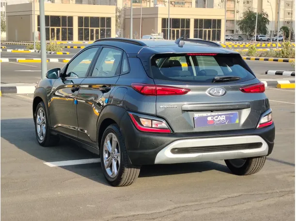 Car image 7
