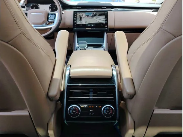 Car image 30