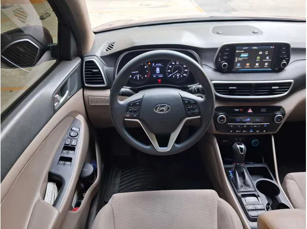Car image 17