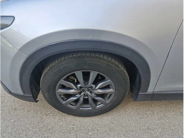 Car image 9