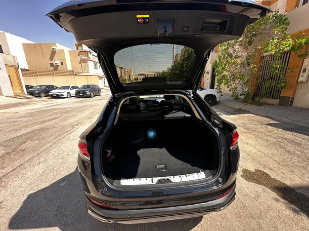 Car image 22