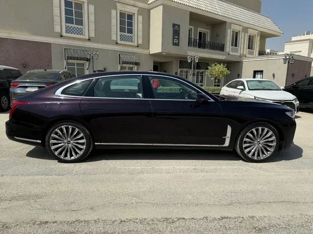 Car image 4
