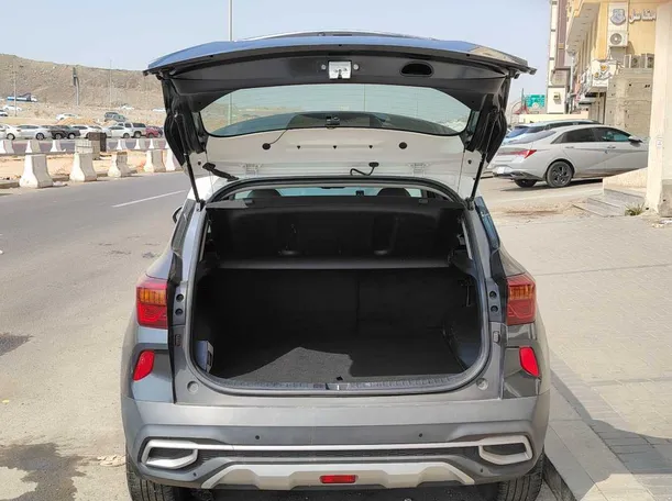 Car image 26