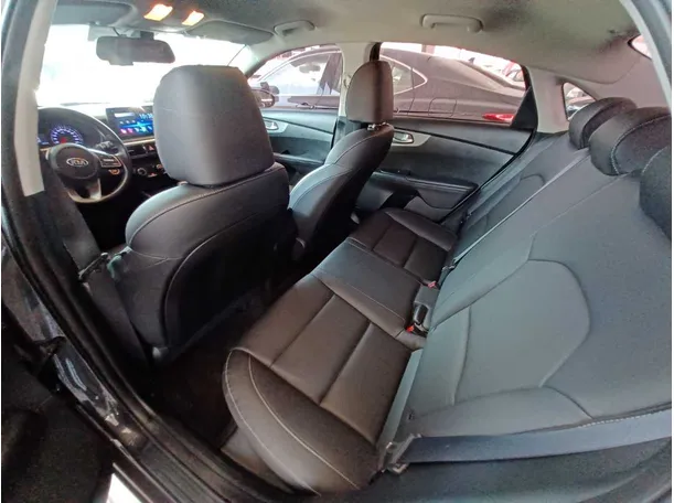 Car image 10