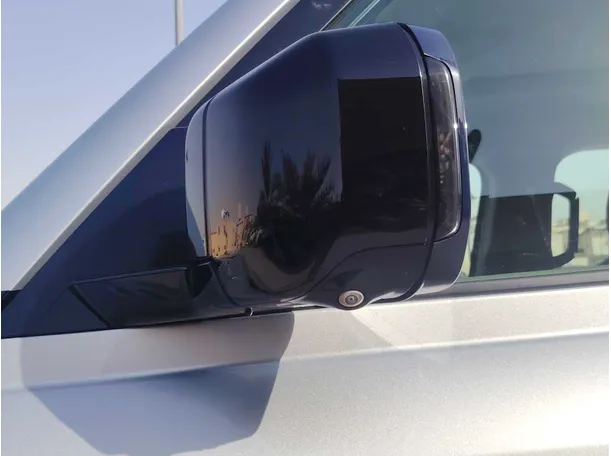 Car image 25
