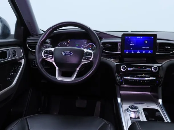 Car image 15