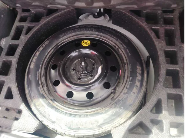 Car image 33