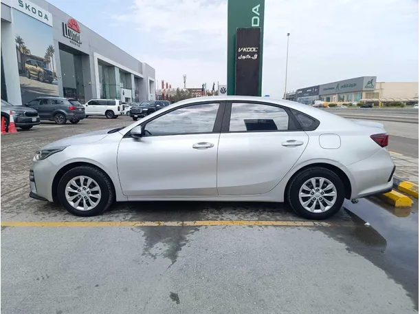 Car image 8