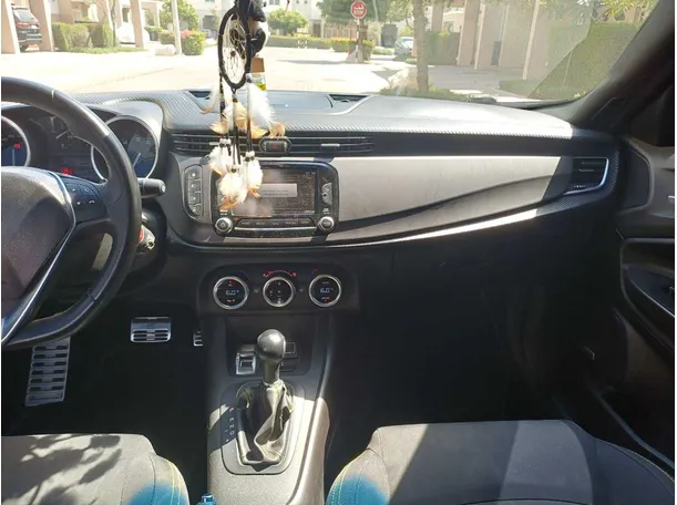 Car image 15