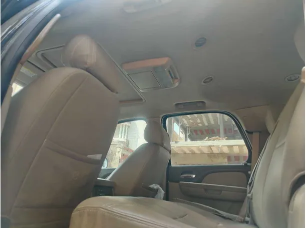 Car image 19