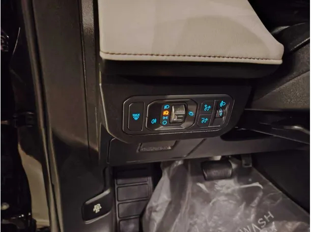 Car image 33