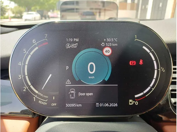 Car image 18