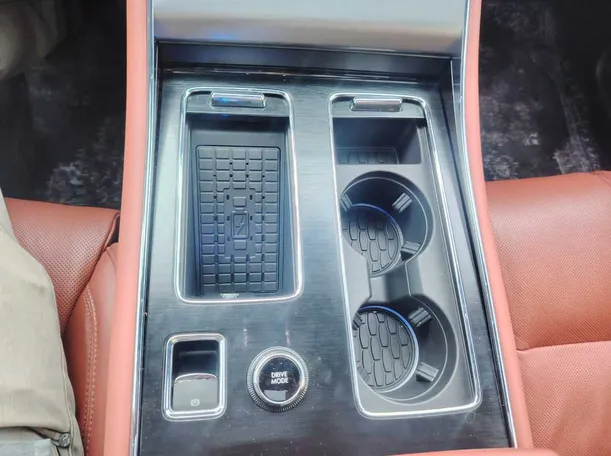 Car image 24