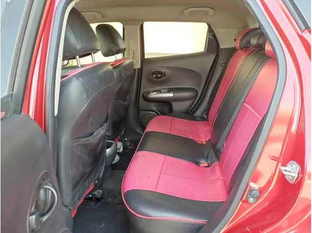 Car image 13