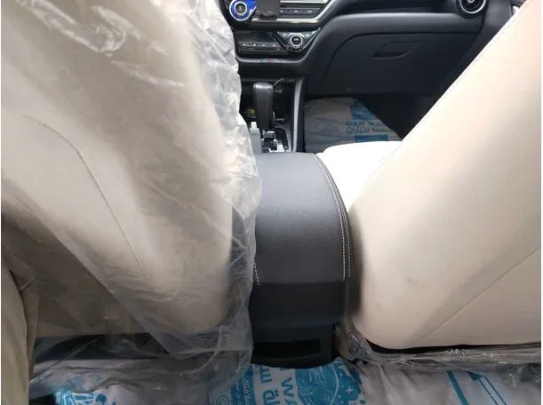 Car image 36