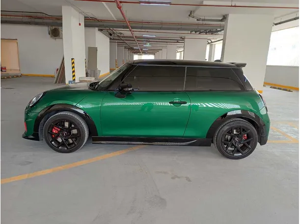 Car image 8