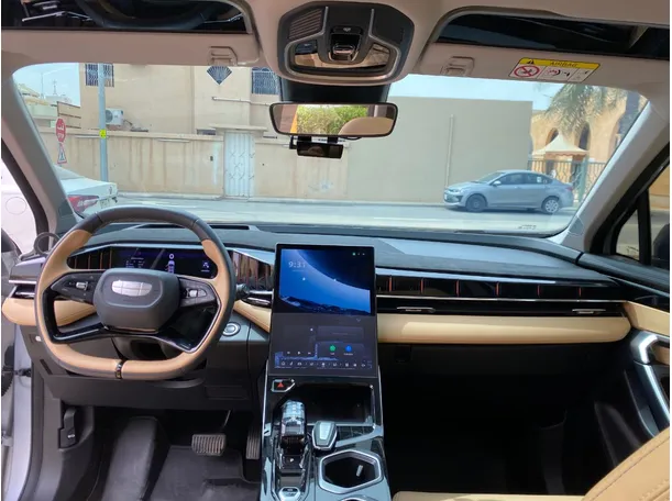 Car image 15