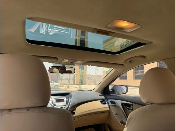 Car image 15