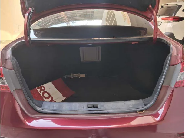 Car image 13