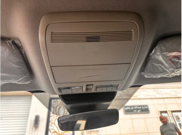 Car image 24