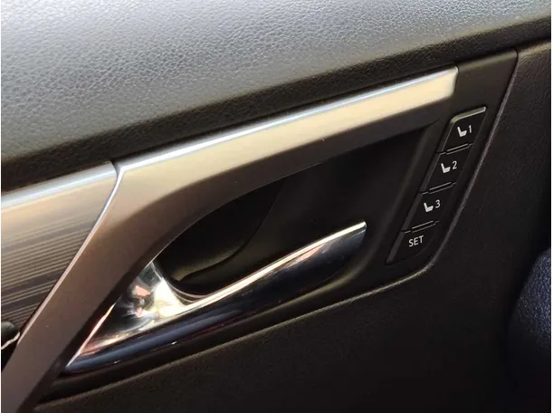Car image 29