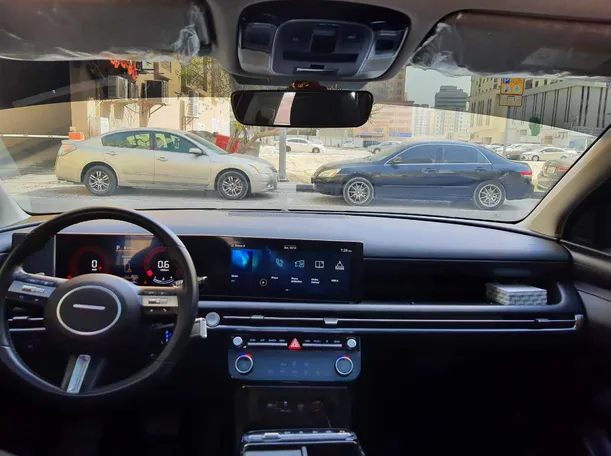 Car image 15
