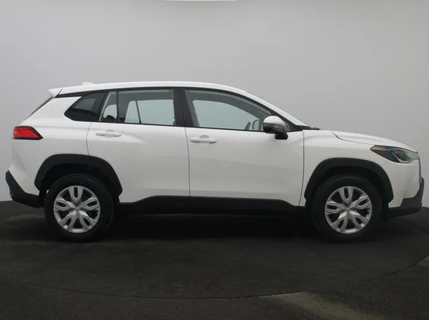 Car image 13